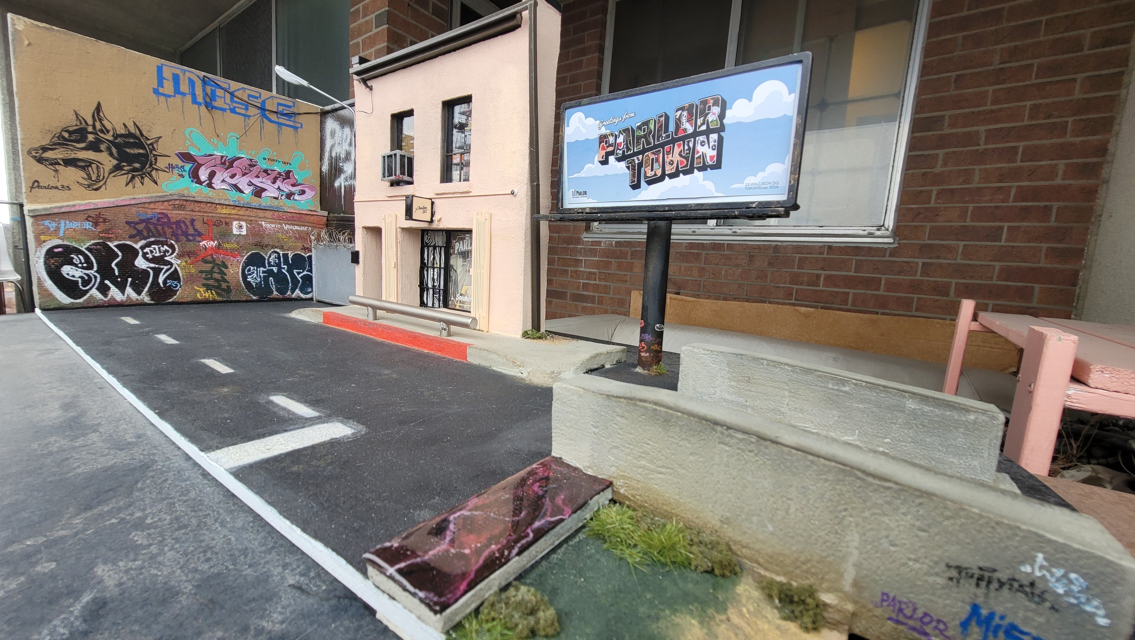 Parlor23 fingerboard -diorama