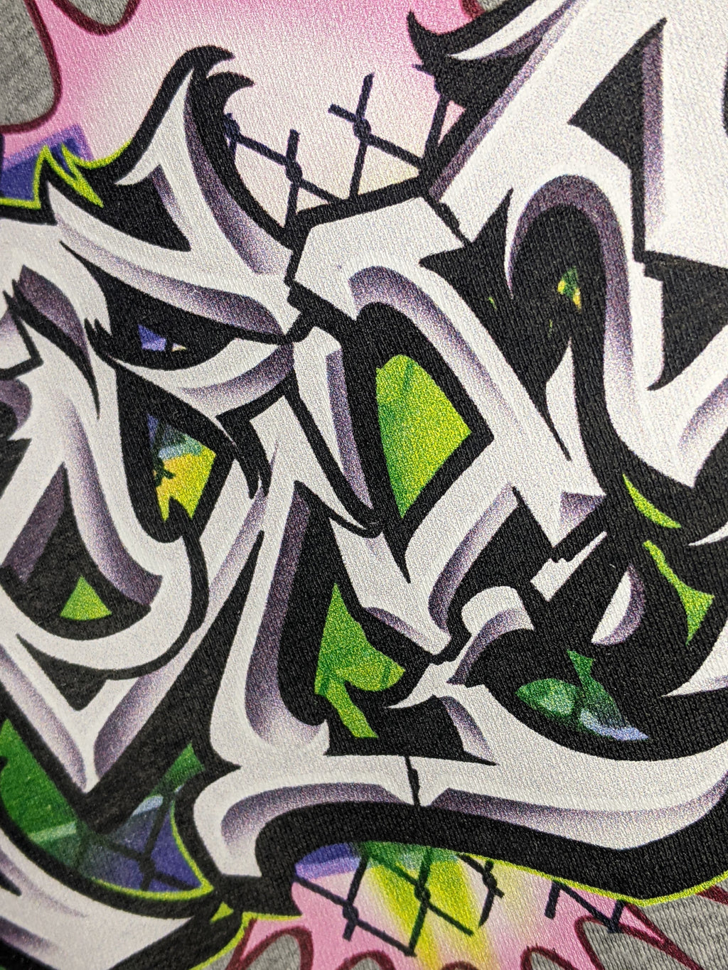 V3 Horus ‘bevel graff’ t-shirt Small 